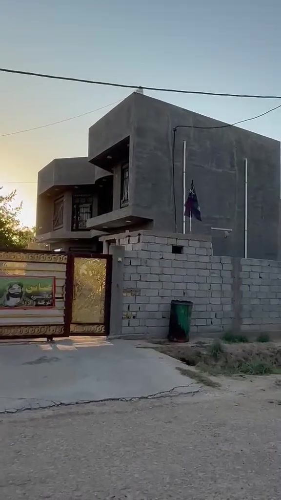دار ١٠٠٠متر واقع حال بلسند 700 متر علئ شارع مباشر تفاصيل الدار موجوده بالفيديو جنس العقار سند ٢٥ موقع الدار حله ورديه خارج منطقه البو حمير  لاستفسار اتصل 
***********
