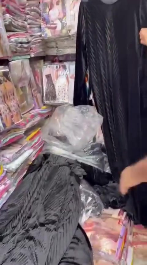 ملابس • بدون تفاصيل • الشورجه