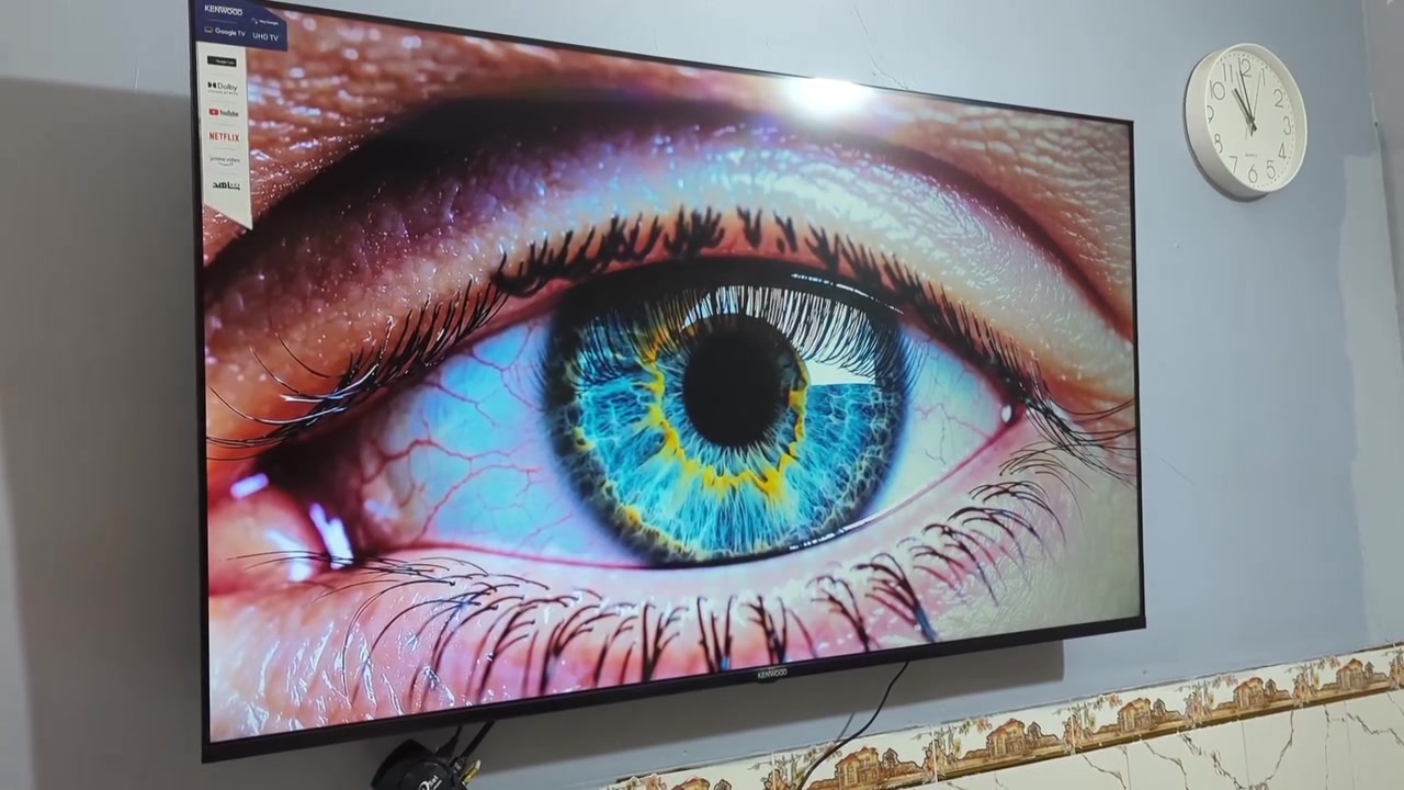 شاشة كينوود الذكية بمقاس 65 بوصة (LED-KN65-SMART) تتميز بمجموعة من المواصفات المتطورة والذكية: [1]
شاشه حجم 65 كينود سمارت نضام كوكل تيفي ناطق فوركي حقيقي سماعت استريو معدل تحديث 120هرتزيه شاشه فول موصفات اخت الجديده كامله مكمله سعرهة 550قفل سعرجديده 750 مكاني بغداد وره سيطرات الشعب

📺 التصميم وجودة العرض

حجم الشاشة: 65 بوصة.

نوع اللوحة (Panel): شاشة LED بتصميم معدني نحيف جداً وبدون إطار (Metal Frameless Super Slim Design).

الدقة: 4K Ultra HD بدقة وضوح (3840 × 2160 بكسل) لعرض تفاصيل فائقة النقاء.

تقنيات الصورة: تدعم تقنية Dolby Vision للتباين والألوان الواقعية.

معدل التحديث: تدعم خاصية DLG 120Hz التي توفر سلاسة ممتازة أثناء مشاهدة مباريات كرة القدم وألعاب الفيديو السريعة. [1]

🧠 النظام والذكاء الاصطناعي

نظام التشغيل: نظام Google TV الرسمي القائم على أندرويد (تلفزيون ذكي بالكامل).

المساعد الصوتي: دعم كامل للأوامر الصوتية من خلال مساعد جوجل (Google Assistant / Hey Google).

التطبيقات المدعومة: تشغيل رسمي ومثبت مسبقاً لأشهر البرامج مثل (YouTube - Netflix - Prime Video) بالإضافة إلى دعم متجر جوجل لتنزيل كافة التطبيقات والألعاب. [1, 2, 3]

🔌 التوصيل والمنافذ

الاتصال اللاسلكي: واي فاي (Wi-Fi) مدمج وبلوتوث (Bluetooth).

المنافذ: تحتوي على مداخل HDMI لتوصيل أجهزة الألعاب والستلايت، ومداخل USB لتشغيل الفلاشات والملفات الخارجية.

التحكم الذكي: ريموت كنترول يدعم التحكم بالأوامر الصوتية والبحث الذكي. [1]
شاشة كينوود الذكية بمقاس 65 بوصة (LED-KN65-SMART) تتميز بمجموعة من المواصفات المتطورة والذكية: [1]

شاشة كينوود الذكية بمقاس 65 بوصة (LED-KN65-SMART) تتميز بمجموعة من المواصفات المتطورة والذكية: [1]
شاشة كينوود الذكية بمقاس 65 بوصة (LED-KN65-SMART) تتميز بمجموعة من المواصفات المتطورة والذكية: [1]

شاشة كينوود الذكية بمقاس 65 بوصة (LED-KN65-SMART) تتميز بمجموعة من المواصفات المتطورة والذكية: [1]
شاشة كينوود الذكية بمقاس 65 بوصة (LED-KN65-SMART) تتميز بمجموعة من المواصفات المتطورة والذكية: [1]

شاشة كينوود الذكية بمقاس 65 بوصة (LED-KN65-SMART) تتميز بمجموعة من المواصفات المتطورة والذكية: [1]

شاشة كينوود الذكية بمقاس 65 بوصة (LED-KN65-SMART) تتميز بمجموعة من المواصفات المتطورة والذكية: [1]

شاشة كينوود الذكية بمقاس 65 بوصة (LED-KN65-SMART) تتميز بمجموعة من المواصفات المتطورة والذكية: [1]
شاشة كينوود الذكية بمقاس 65 بوصة (LED-KN65-SMART) تتميز بمجموعة من المواصفات المتطورة والذكية: [1]

شاشة كينوود الذكية بمقاس 65 بوصة (LED-KN65-SMART) تتميز بمجموعة من المواصفات المتطورة والذكية: [1]

شاشة كينوود الذكية بمقاس 65 بوصة (LED-KN65-SMART) تتميز بمجموعة من المواصفات المتطورة والذكية: [1]
شاشة كينوود الذكية بمقاس 65 بوصة (LED-KN65-SMART) تتميز بمجموعة من المواصفات المتطورة والذكية: [1]
