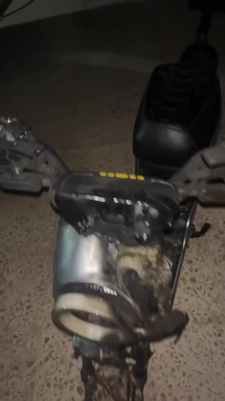 سلام عليكم دراجه R9 بس الدشبول الأمامي محترك مثل مشوفون بل تصوير بدون بطاريات للعلم بدون بطاريات مكاني ديالى خان بني سعد والسعر خاص رقمي ***********
