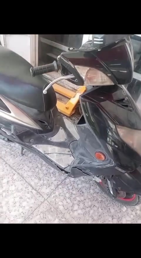 دراجه سكنس فحل نوزل خطين 
نكره سلف 
البيع 650 الف 
او مراوس بريز نضيفه 
بغداد ***********
