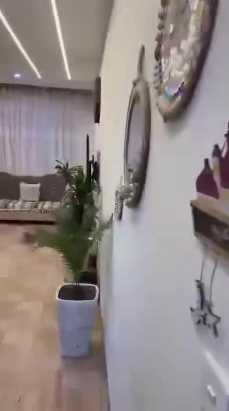 شقه للبيع مساحه ٨٠ متر سرداب الورده الثانيه صاله ٢ غرف نوم حمام ومطبخ مبادره المصرف العقاري قسطها الشهري ٥١١  سعر بيع الشقه ٢٨ وبيها مجال الاستفسار والاتصال ***********
