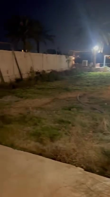السلام عليكم 🌹

🌿 مزرعة للبيع
📐 المساحة: ١٣٨٠ متر
📍 الموقع: الزعفرانية، نهاية شارع البطل، على الشط
✨ بيها نواقص بسيطة.

📞 للاستفسار على الرقم:***********
***********

