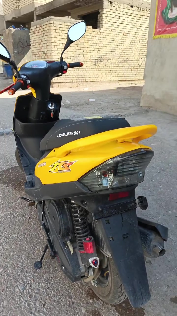 السلام عليكم دراجة ماكس 🛑
دراجة مكفولة صارله عشرين يوم نازلة من الرمبه🛑

دراجة مكانها 📍بغداد جسر ديالى القديم🛑

دراجة سعرها 800 قفل 🔒🔒🔒 🛑

للاستفسار الرقم ‏‪***********‬‏ 🛑
