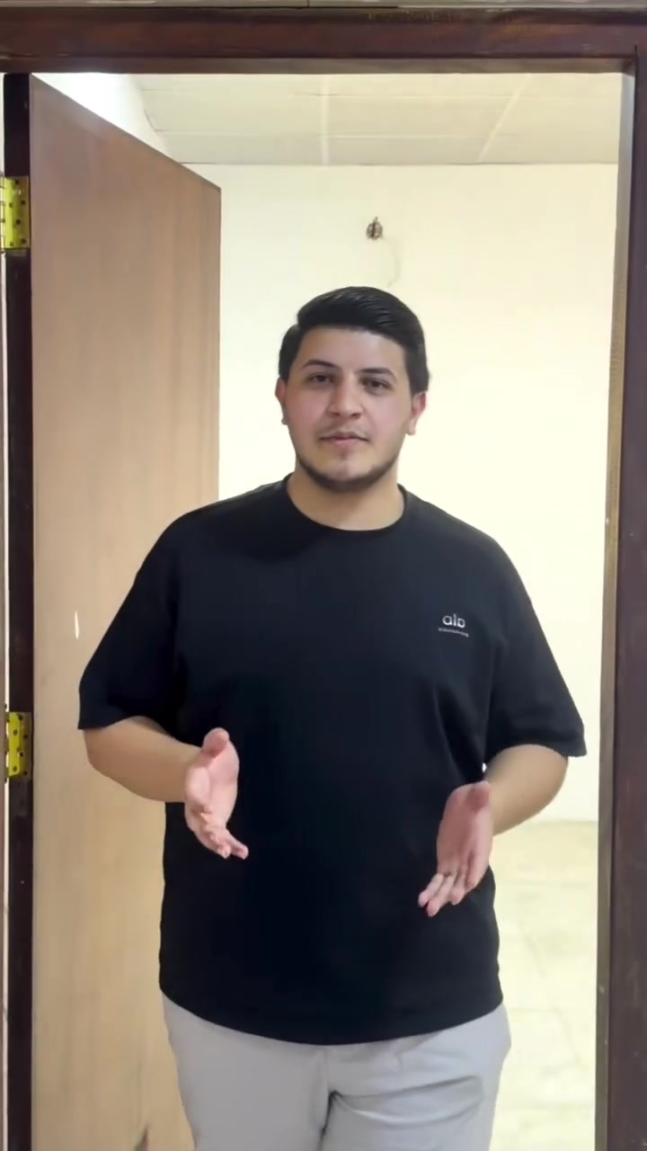 بيت للايجار بسعر جداً مناسب 
طابق ثاني معزول يتكون من غرفتين وصاله ومطبخ وصحيات 🔥
موقع البيت شارع الشيخ يحيى وقريب لشارع الشلامجه 📍
#استثمار #عقارات #عقارات_العراق
