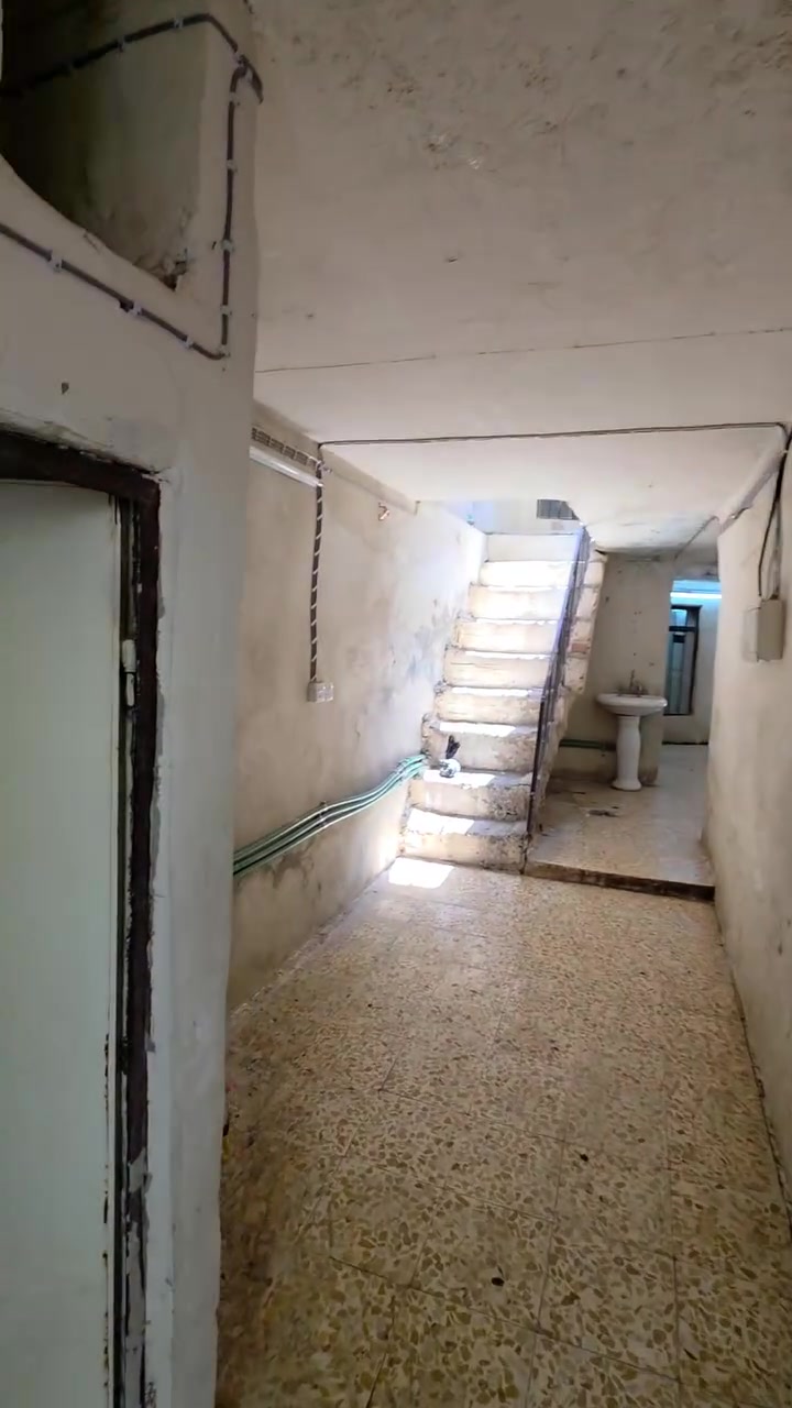 دار سكني للبيع...

المساحة : 87 متر .

الدار يتكون من :

غرف نوم عدد 2 + رهرة + مطبخ + مشتملات .

السند طابو ملك صرف باسم شخص واحد شرط التحويل.

موقع الدار : موصل - منطقة حمام المنقوشة قرب مسجد ام التسعة.

                لمزيد من المعلومات والاستفسار
                      مكتب نبع الحياة للعقار
          موصل شارع خزرج قرب قاعة الملا خضير
                          ***********
                          ***********
                          ***********
                          ***********
                علق بكلمة تم ليصلك كل جديد
