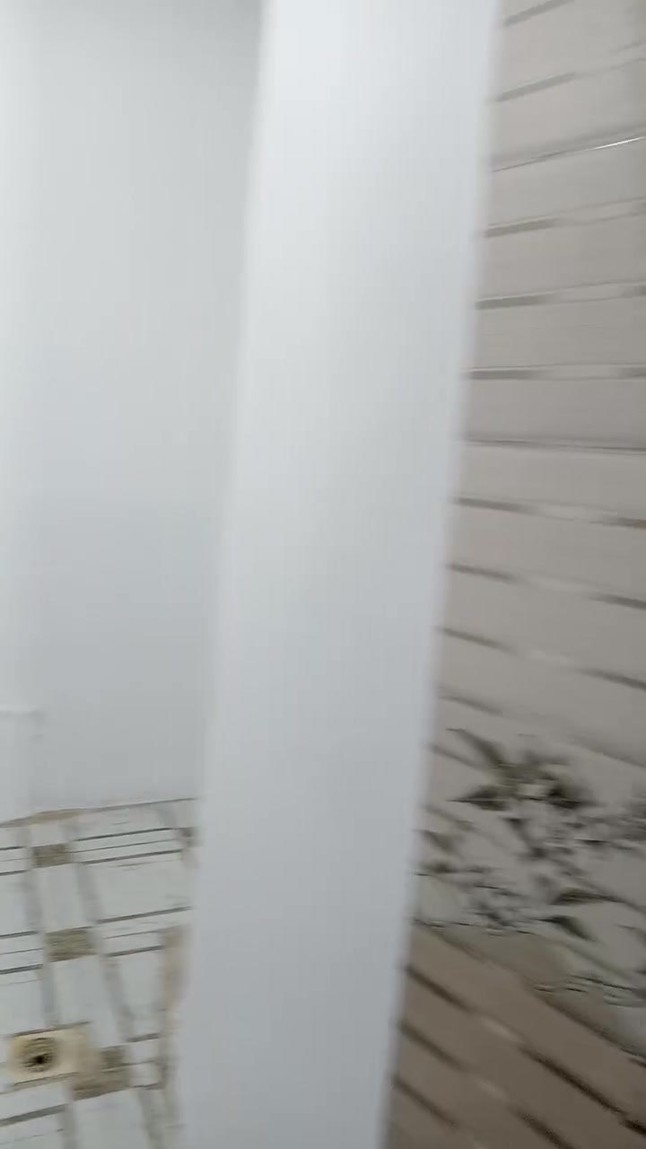 للبيع فضلة بلديه كارت وقدمت عالتمليك بالنزله مال عدن اول فرع عاليمين ١٢٠ متر واقع حال ١٠٠ متر فول ياعه كهرباء بي ٢٠ وبي مجال قليل ***********
***********
وهذا واتساب ***********
