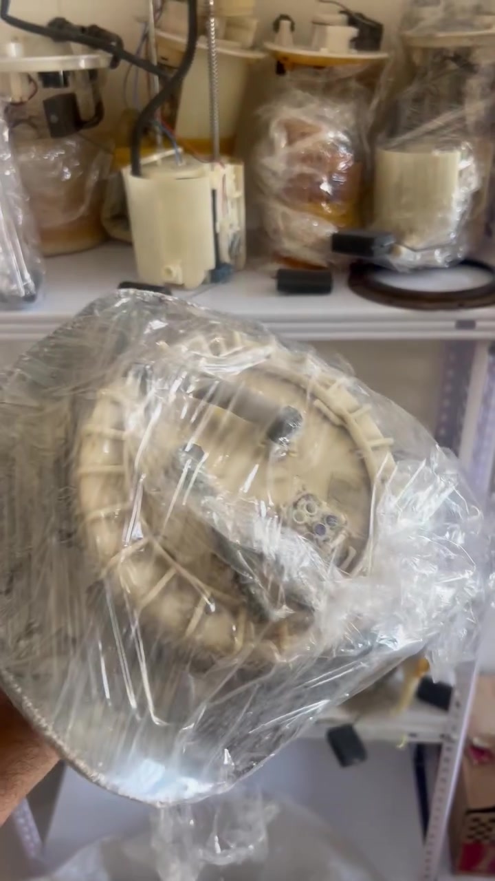 عبوة برادو تفصيخ اصلية 
عبوة لاندكروز حديث تفصيخ اصلية 
حجز خاص او ***********
