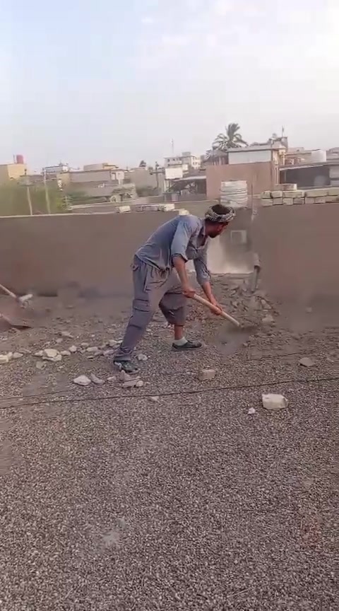 السلام عليكم كادر عمال تصعيد كافة مواد البناء على الضهر رمل طابوك تصعيد سيراميك اشتايكر كاشي فرمستون تكشير حيطان تفليش صب ابيوت تدخيل سبيس وحدل نقل اثاث البيت تصعيد اتراب السطح وحدل تشميع بتلو مساوه تطليع أنقاض قلع تراب قلع كاشي نعمل بنسب لأسعار شرط شغل درجه اولى خابرني وبخدمتكبية واتساب أي شي عندك خاص بلبناء خابرني أو راسني واتساب عملنا ليلا ونهار ***********
