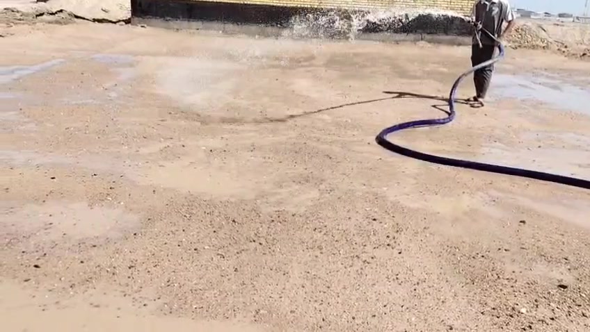 قطعة ارض للبيع الطوبه والنخيل مساحة 250متر رقم القطعه ب 6000 الوجه 12 ونص ونزال 20 متر محدوله وكامله وبسمي بسعر 100
 وبيها مجال قليل 