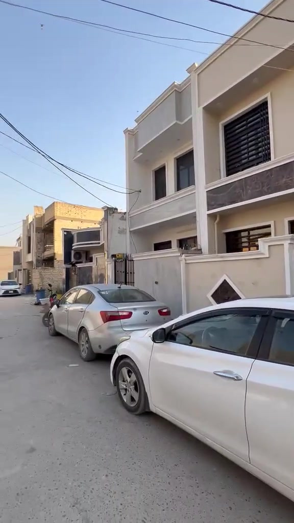 سلام عليكم دار البيع المساحة75متر طابقين 3نوم 
الدورة البوعيثة داخل مجمع العدل 1 
البيت زيرو 
سند 25 تنازل شركة واقرار محكمة 
سعر 90مليون 
الاستفسار واتساب 
***********مكتب النور