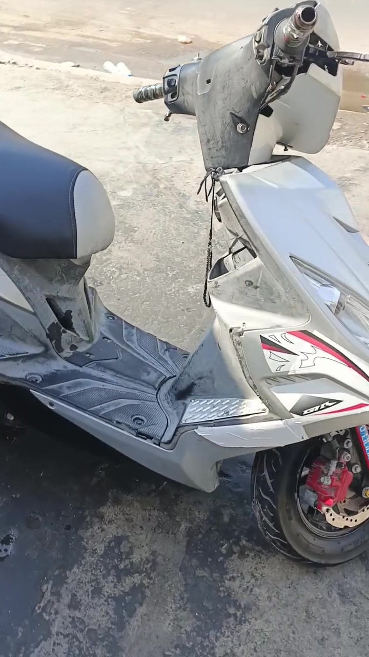 سلام عليكم شباب GTR نكره سلف مكينه خير من الله يرادله جويتر شلعته مو زينه سعر 750 وبيه مجال حك جيتك مكان بغداد جديده ***********
