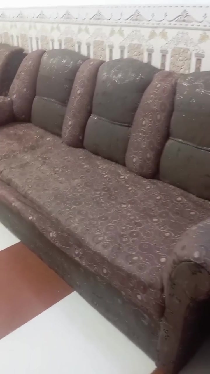 طخم قنفات للبيع مكون من اربع كراسي واحده كبيره ام ثلاثه يعني الطخم سبع نفرات السعر ١٣٠ رقم صاحب القنفات ***********
