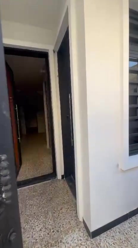 السلام عليكم بيت للبيع بالشاليه بشارع 60 بيت مساحته 75 متره،، ***********
