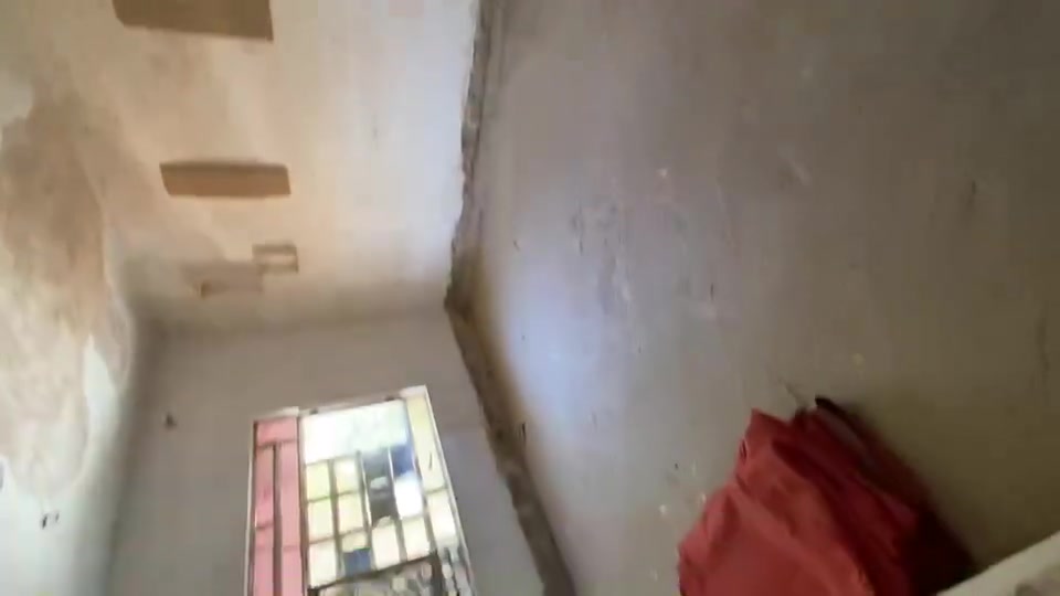 سلام عليكم ورحمة الله وبركاتة بيت الجار طابق ثاني المكان الشهد بضهر المنتزه العله السريع بيت حلوه ومرتب ويجاره مناسب 200 الستفسار  ‏‪***********‬‏
