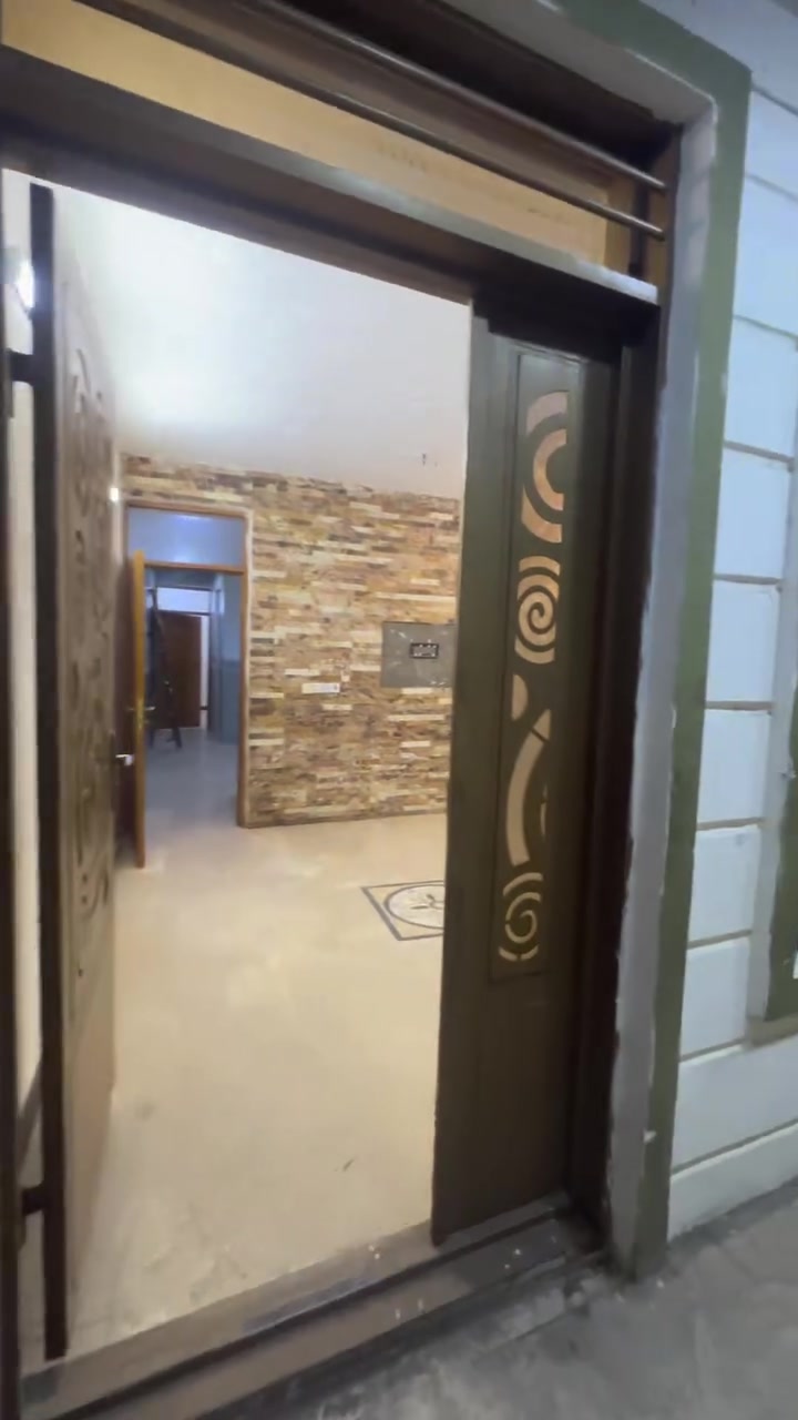 الاعظمية • شارع عمر • ٤ غرف