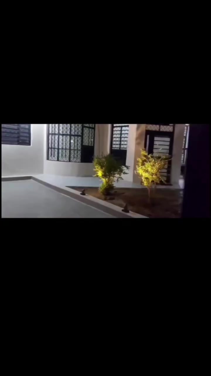 بيت للبيع في منطقة العامري مجمع الصحه السكني الموقع ركن على اربع شوارع بصفه ساحه خضراء  وجه شارع 20سايدين الي يرتبط بشارع 30سايدين  نازل من طريق كوت بغداد للأستفسار الاتصال على الرقم ***********
