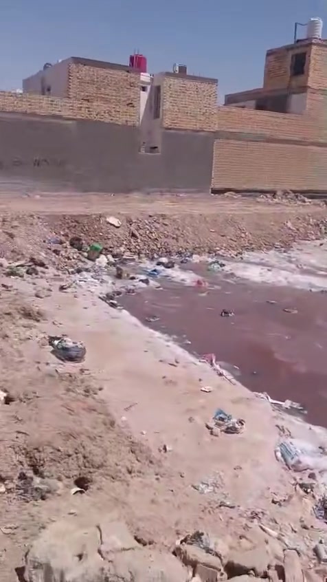 قطعة ٢٠٠ متر حجي حسن قريب على الشارع العام.         ***********
