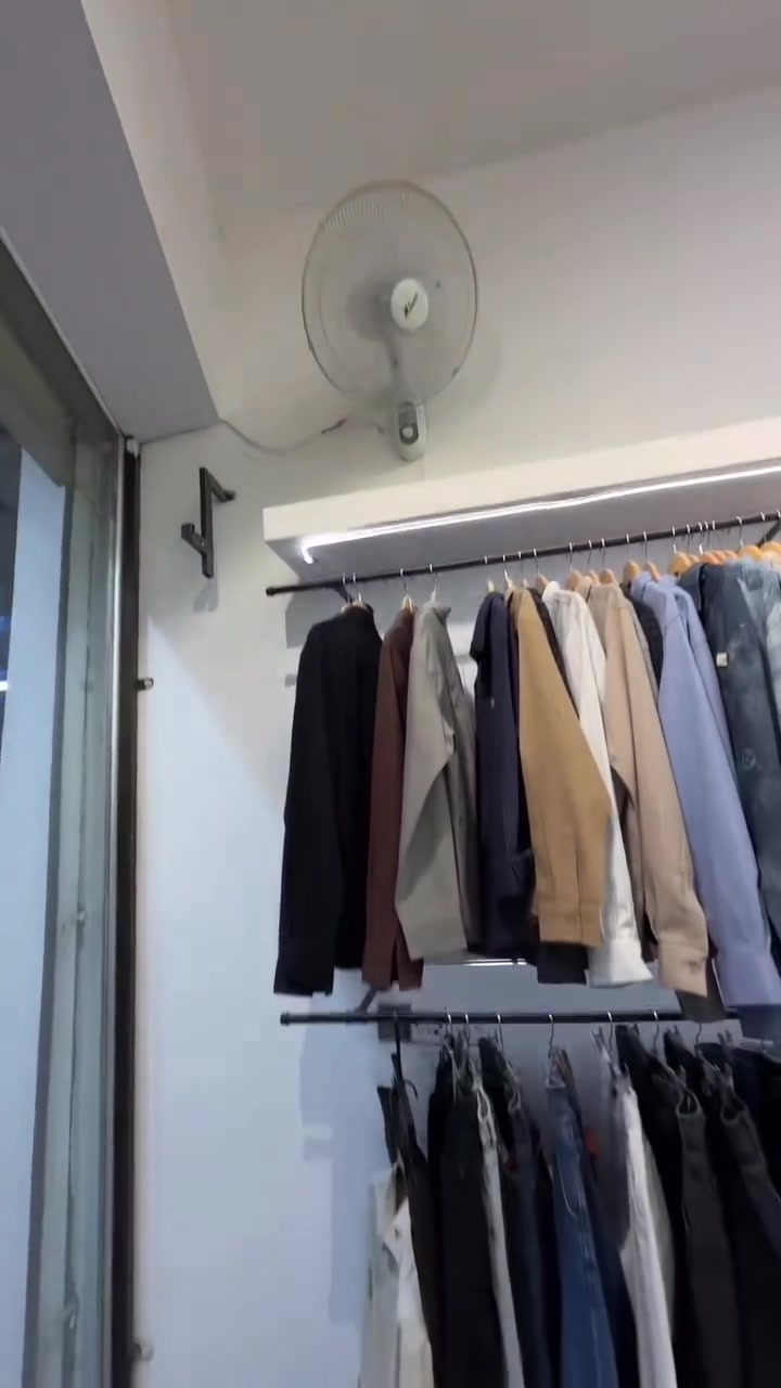 محل جاهز • شارع الدجين • مجاور منفذ الطاهرة