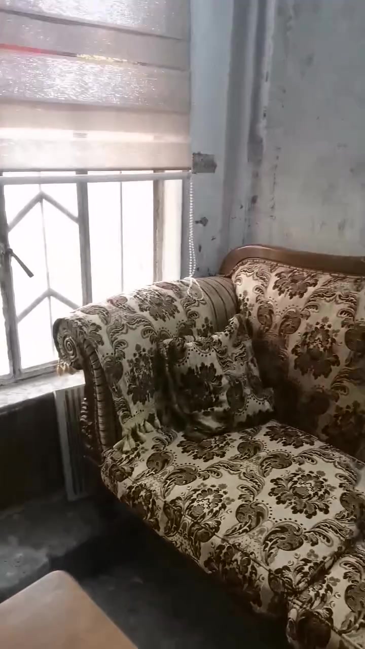 سلام عليكم تخم قنافت ١٢ مقاعد خشب زان ملكي بغداد الغدير رقم الهاتف *********** سعر ٤٠٠
