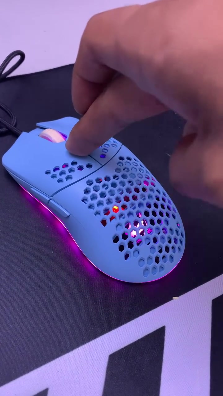 اول تم25 مع التوصيل 
كيبورد ميكانيكل بلو اسويتج
مع ماوس تحكمdpi  وازرار جانبيه وتحكم rgb
وباد ماوس

