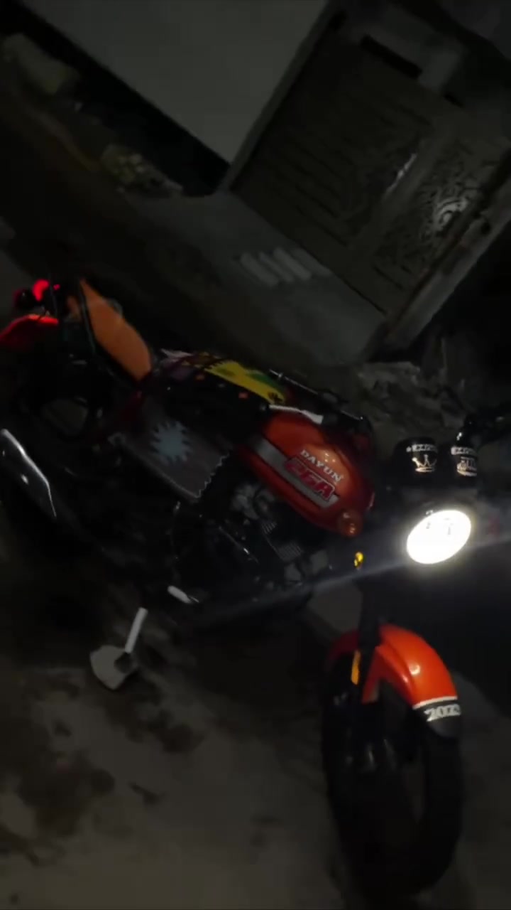 مر خصت ابو الكروب
دراجه دايون نفخ 21
محرك 200cc
اوراق اصولي الدرجه ما مفتوح بيه شي نضافه فولل شوف عينك 
سعره. مليون600 وبيه مجال 
رقم:***********
مكاني كربلا قرب مستوصف حي الحر
