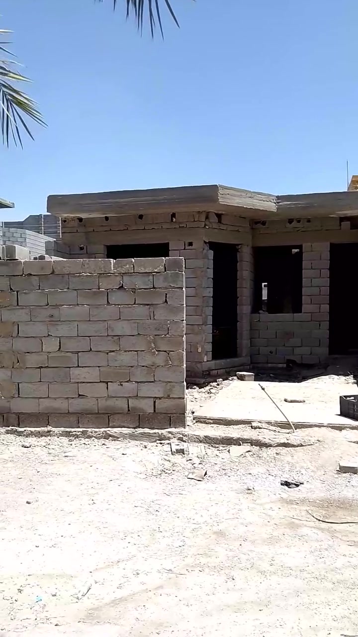 دار هيكل للبيع طابو زراعي تحويل
في حي الجولان الثانية قرب الحولي الجديد والمدرسة 
كامله الماء والمجاري مع صب الارضية 

مساحة 200  زنجيل على شارعين شارع 11
غرفتين نوم وصالة واستقبال ومطبخ وحمام وصحيات 

بسعر مناسب 28

***********
