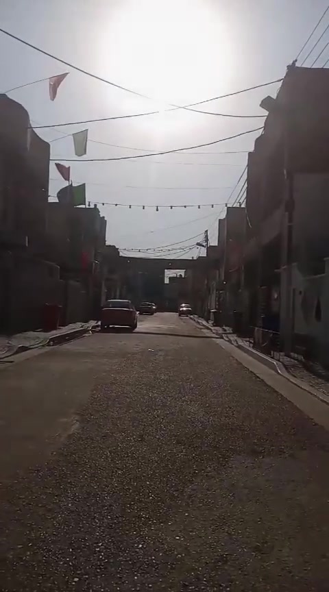 السلام عليكم بيت للبيع 50متر في منطقة الرئاسة شارع 20قرب معمل الغاز اول فرع للتواصل *********** واتساب او سيم كارت متواجد ***********

