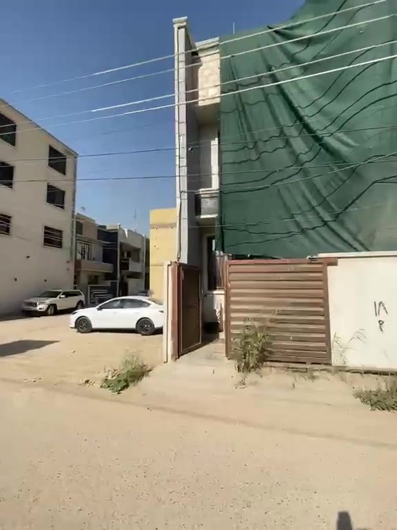 بيت للبيع الدورة شارع كلية الفارابي
100 متر  
***********
