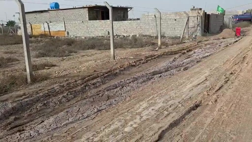 سلام عليكم دونم للبيع  مسيج او كامل اعبور الجسر الفرنسي منطقة العوادل خلف  مدرسة المعتمد الابتدائية الواجهة ٢١ النزال ١٠٨ اتصال *********** صاحب الأرض موقع جيد
