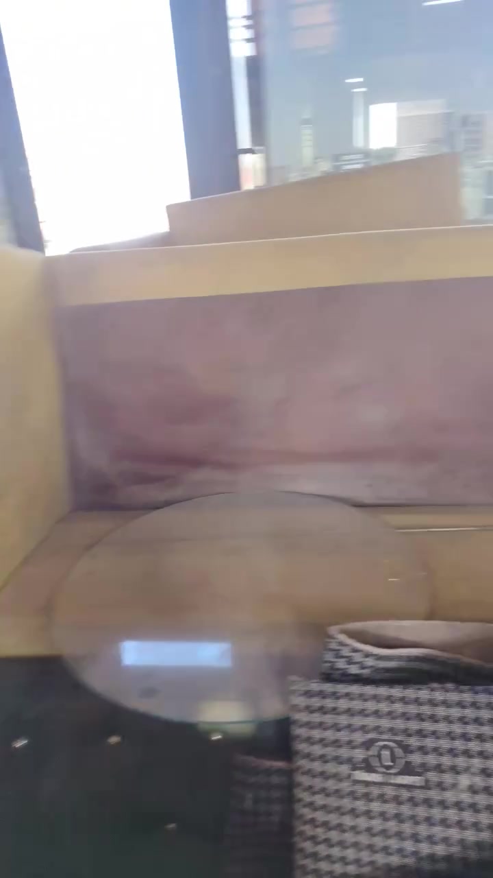 ***********
