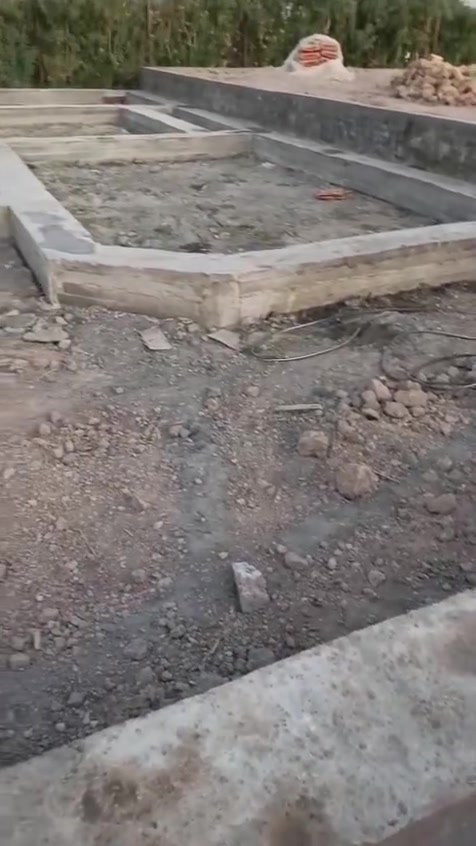 رباط قطعه 200متر شارع عرض 10متر سبيس منطقة الصخيين جهة الشط خلف صيدلية سجى السعر 18وبيه مجال رقم الهاتف ***********
