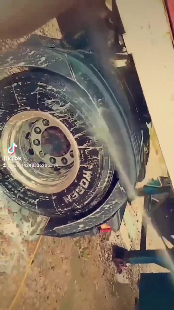 السلام عليكم تم نفتاح غسل الترلات علا خط السريع بابل الشوملي مقابل مطعم الجوادين السياحي قرب محاطه انوار بابل وكل الهله وهاذه رقمي بسم رعد ***********
