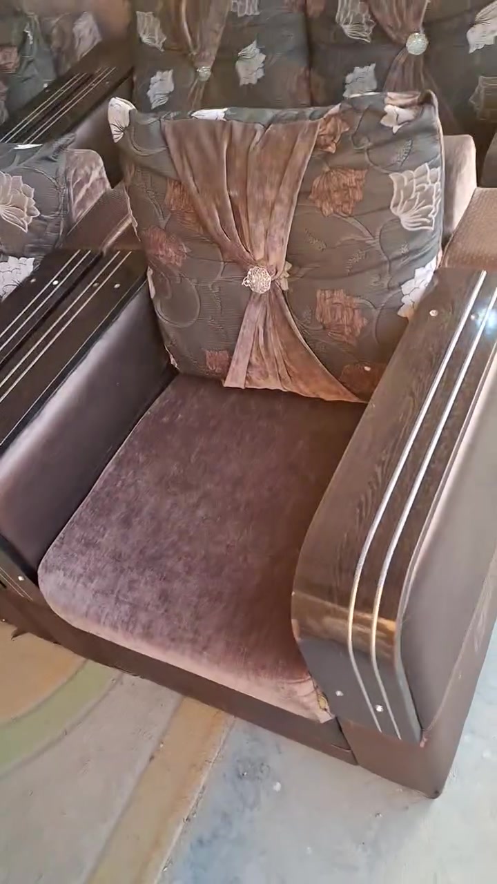 تخم باله تركي ماركه اوربي ثقيل نظيف جدا جدا 10نفر اسفنج ضغط طبي بولستر هيكل حديد كلش قوي الضهر كوشه وجهين  نضيف باله تركي
الحمزه الغربي ***********
