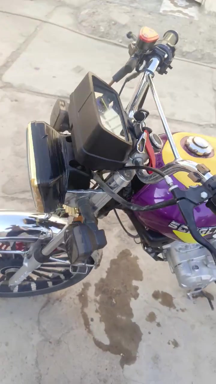 سيفان للبيع
محرك ـ 200cc

موديل ـ 2025
لون بنفسجي 💜 مميز
صالنصه كاتم 

محرك ما مفتوح 

كهربائيات كلها شغاله نگره سلف

عنوان ـ ديالى كنعان 

الهاتف ـ ***********

اوراق مالتها موجوده ورقه كارتونيه

السعر ـ 650 قفل قفل
