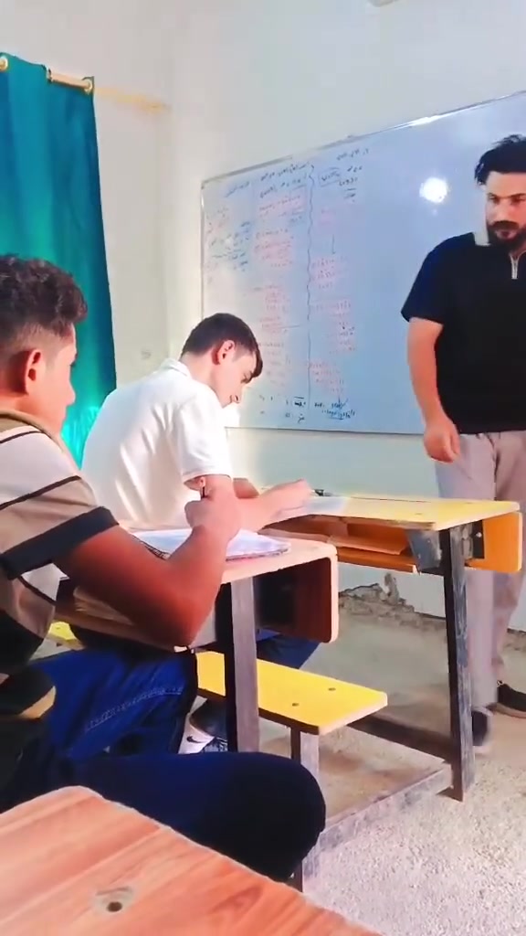 جانب من درس الرياضيات للصف الرابع العلمي الدور الثاني 
تحت إشراف الأستاذ اسماعيل جبر فياض المتألق دائما في عمله في مركز النجاح والمستقبل لدورات التقوية 
العنوان مقابل التربية الأساسية بالضبط صيدا القديمة للاستفسار ***********
