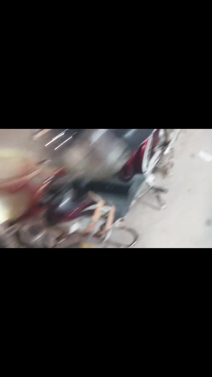 من رخصة الادمن السلام عليكم متاح دراجه شحن نضافه مثل ما موضح بل صوره كهربائية كله شغاله مثل ما موضح بل فيديو البطاريات نص عمر او بيه وحده تعبانه الدراجه كلشي بيه شغاله سعره 180 اوبيه مجال مكاني القائم حصيبه قرب مركز الشباب رقم الهاتف *********** سبب البيع متوازي على فلوسه @إشارة
