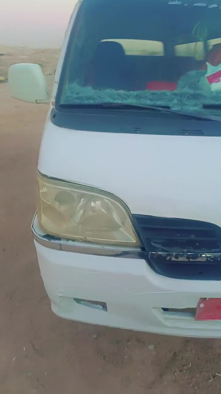 سلام عليكم فتون رقم احمر سنويه منتهيه 23راعيه متوفي  مكينه ثنين ونص ديلكو تنقص يعني مستحقه تجفيت..تريد ابيعلك كوم حديد تريد اوديك لهله موجودين جيرانه السعر $18وبيه مجال بصيط مكاني البصرة حي الأصدقاء ***********

