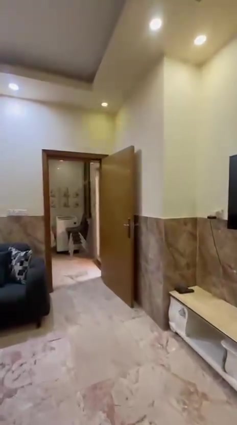 للئيجار شقة مفروشة بالكامل بلمنصور خلف مول المنصور تحتوي على غرفتين وصاله ومطبخ وحمام مع الانترنت والكهرباء مفتوح 24ساعة ب 900$ لاستفسار الاتصال بالرقم *********** وتساب.
