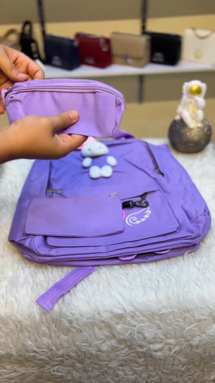 كل هذا الجمال وبس بـ 15 الف
للتواصل على الواتساب ***********  او على الانستا @perla_.bag
يوجد توصيل لجميع محافظات العراق
