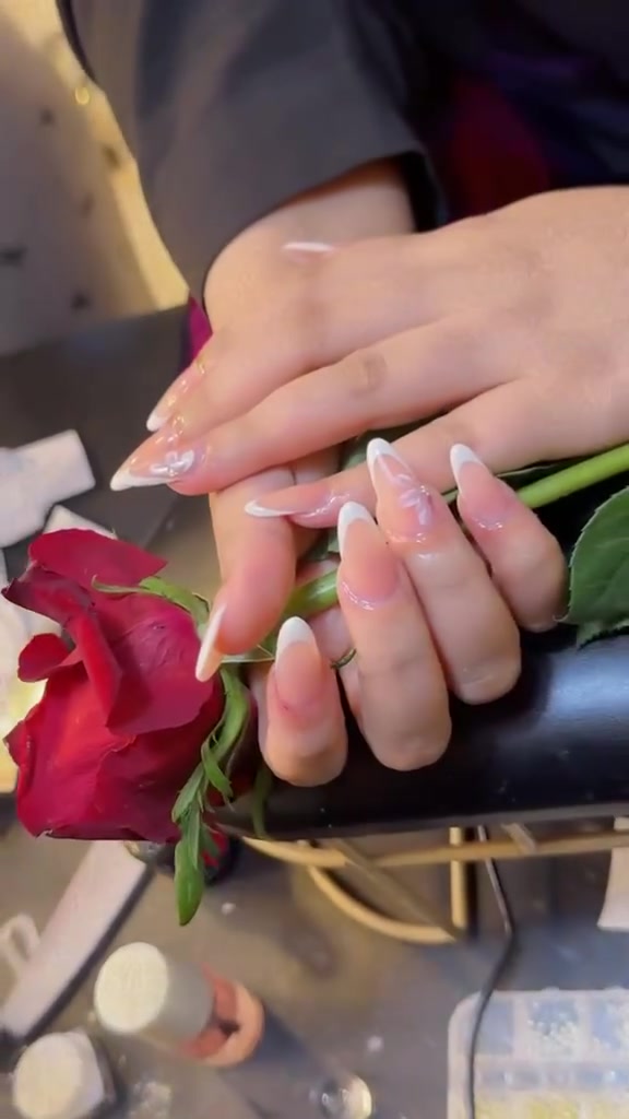 كل هل جمال بس 15الف جل اكستنشن الدورة شارع ستين قرب زيوت الحسام العرض لمدة يومين بس💅💋
***********
