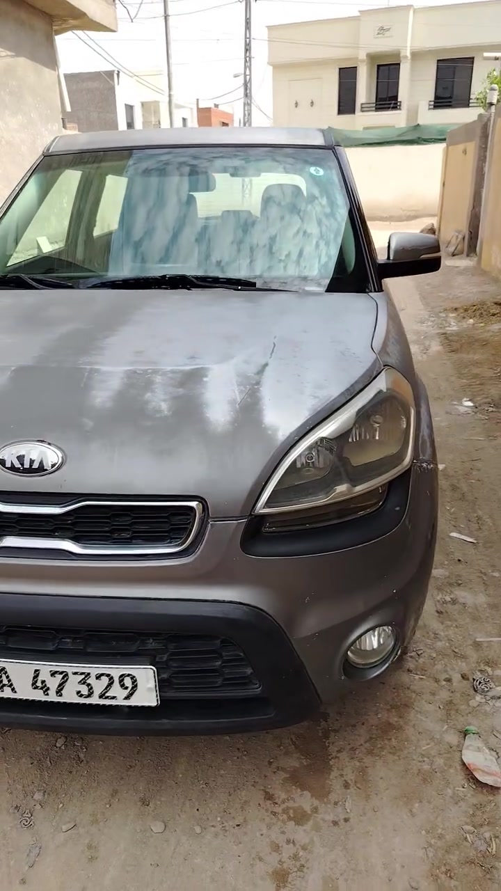 صول ٢٠١٣
مكينة ٢٠٠٠ دوش
هزه بشهر الثامنه وسنوية لل ٢٠٣١ باسمي السياره 
تبريد ثلج  كامرة خلفية بلادية
شاشة بلادي لمس حساسات خلفية بلادية
سنتر لوك كلشي شغال بيها
تايرات ٩٥ بالمية نظافة
بدون ايرباك  بس شريط استيرن عاطل فقط
حادثها فقط بنيد مشكوك بدون ايرباك وطعجه بالجنطه مصلحة اخوان شارح كلشي بالفيديو وبالخدمة 
السعر ٨٤ وبيها مجال
العنوان المسيب
*********** بيه واتساب
