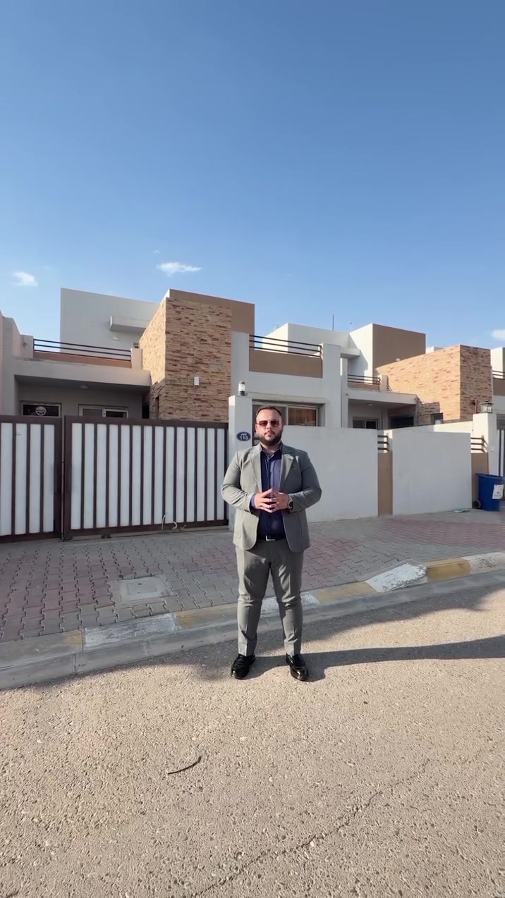 🚨 فرصة ما تتكرر… دار بسعر يخليك تشتري فوراً! 🔥🏠

➖ اعلان رقم ( 3254) ➖
تتوفر وحدة سكنية للبيع 
في مرحلة الاولى من حي المهندسين - مجمع مدينتي السكني
🟩 حالة العقار: جاهز للسكن 
🟩 مساحة العقار: 200 م² 
🟩 نوع الخريطة: فيولا 

🟧 موقع الدار مميز بالقرب من جامع وشريط الخدمات 

______
🟩 للإستفسار :-
يمكنكم مراسلة الصفحة:
ونتشرف بزيارتكم #ALTUN_EMLAK
🕙 علماَ ان اوقات الدوام تبدأ من الساعة العاشرة صباحا وحتى السادسة مساءً
📍 كركوك - مجمع مدينتي السكني - حي الجامعة فيلا رقم 2 
📞 *********** - ***********
يتوفر  ( واتس اب   - فايبر - تليگرام )
______
🌐 ويمكنكم زيارة موقعنا الالكتروني:
www.AltunEmlak.com
