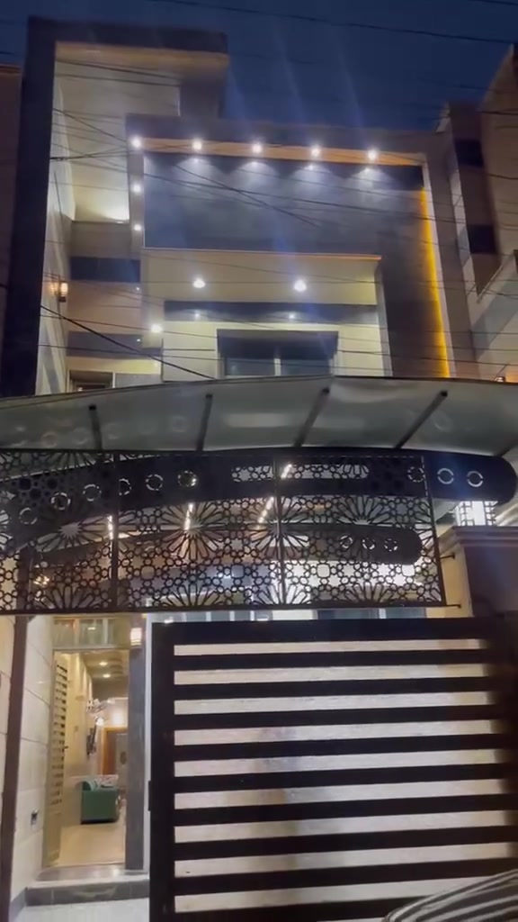 السلام عليكم الدار معروض للبيع مساحه ١٦٥ متر جبهه خمسه ونص ونزال ٣٠ البيت فول الفول درجه اولى يحتوي على اربع غرف نوم ومطبخ حار بارد وستقبال اربعه في ثمانيه البيت حديث بناء اربعه وعشرين الموقع البنوك شارع الميثاق   وباسمي شخصيا اني صاحب الدار المباشر***********
