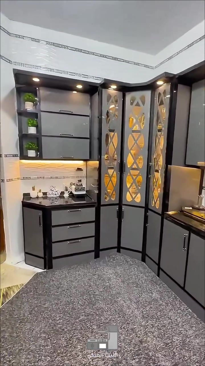 👑 البيت الملكي … لمسة الفخامة تبدأ من بيتك 🏡
نقدم لك أفضل تصاميم المطابخ العصرية، المحجلات، الأبواب الداخلية وأبواب السلايد
بجودة عالية، تنفيذ دقيق، وخامات تدوم لسنين 🔨

كل قطعة نعملها تُصمم خصيصًا لتناسب ذوقك ومساحتك ✨
من التصميم إلى التنفيذ — نخدمك بكل احترافية 💪

📍 الموصل – الجانب الأيمن
قرب مطعم أبو ليلى، مجاور قرطاسية العسلي

📞 للتواصل والاستفسار:
***********
***********
***********

✨ البيت الملكي – تفاصيل تصنع الفخامة.
