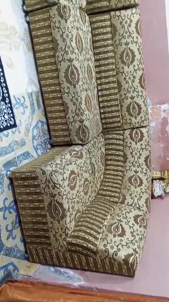 ديوان مستعمل للبيع مكان القاسم رقم موبايل ***********
