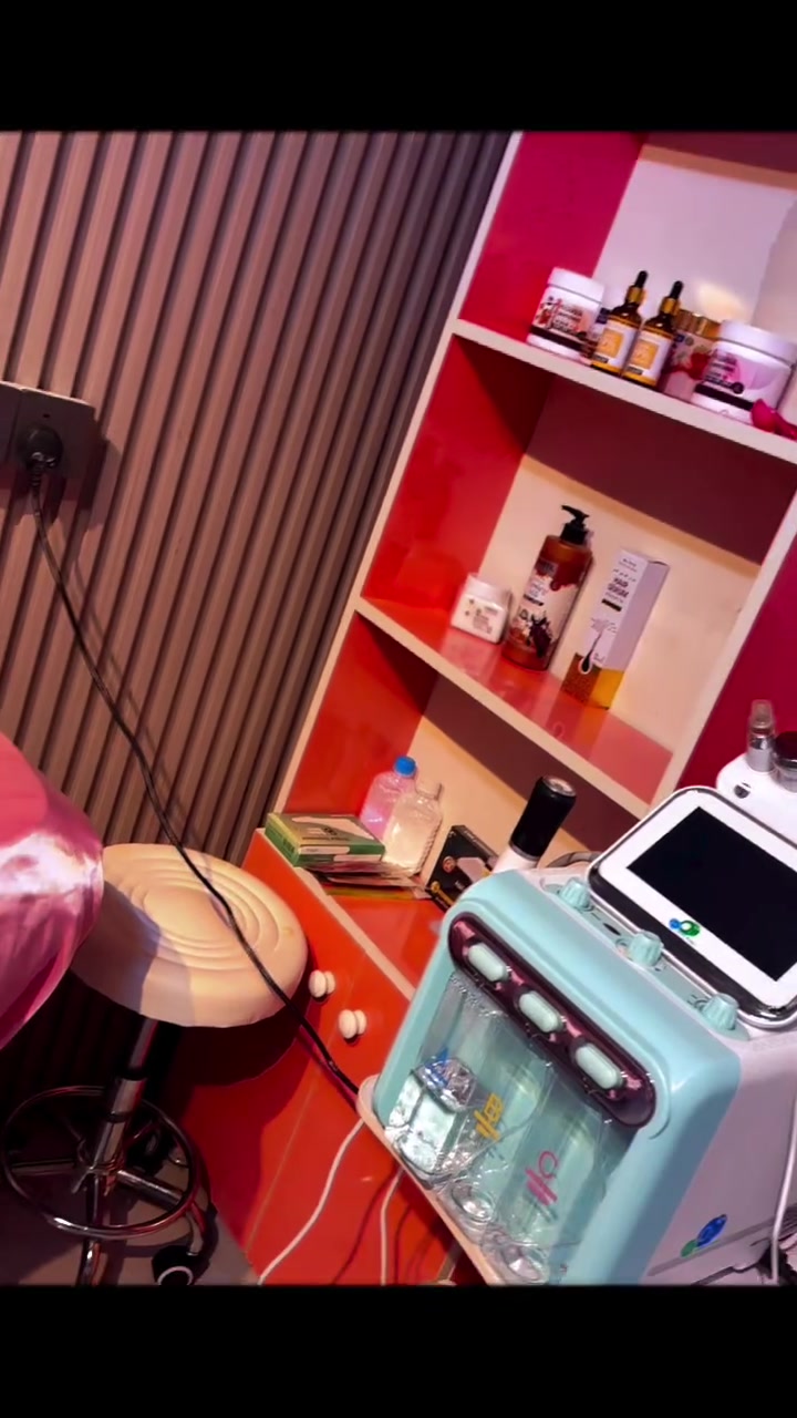 بمناسبة افتتاح Sh spa&peauty
عروض على قسم الأظافر جل اكستيشن ٢٠ الف 
جل اكستيشن فول ديزاين ٢٥ الف 
سترونك ١٥ الف 
جلش ١٠ آلاف 
بدكير ٧ آلاف 
حف وجه كامل ١٠ آلاف
شمع وجه ١٢ الف 
تنظيف بشره هايدرافيشيل ٢٥ الف 
العنوان حي الجهاد الاساتذة للاستفسار ***********
