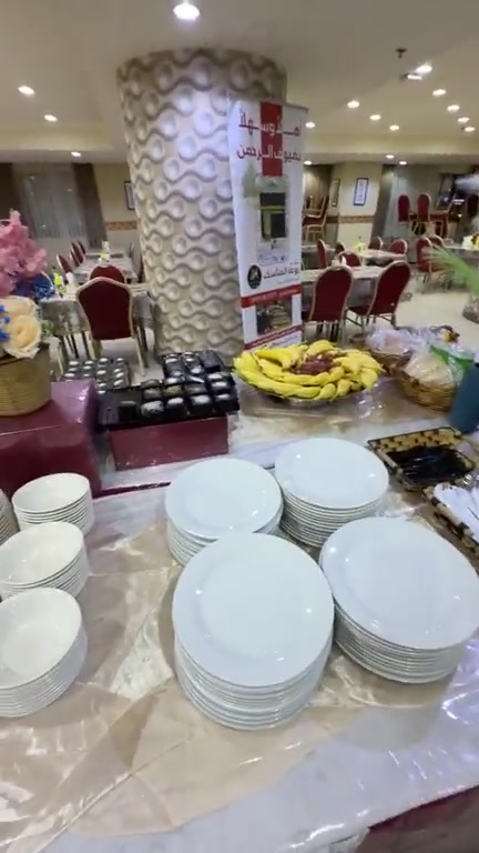 المقاعد الاخيره على رحله العمرتان أوبن بويه وجبه العشاء من فندقنا في مكه المكرمه فندق باب الملتزم

