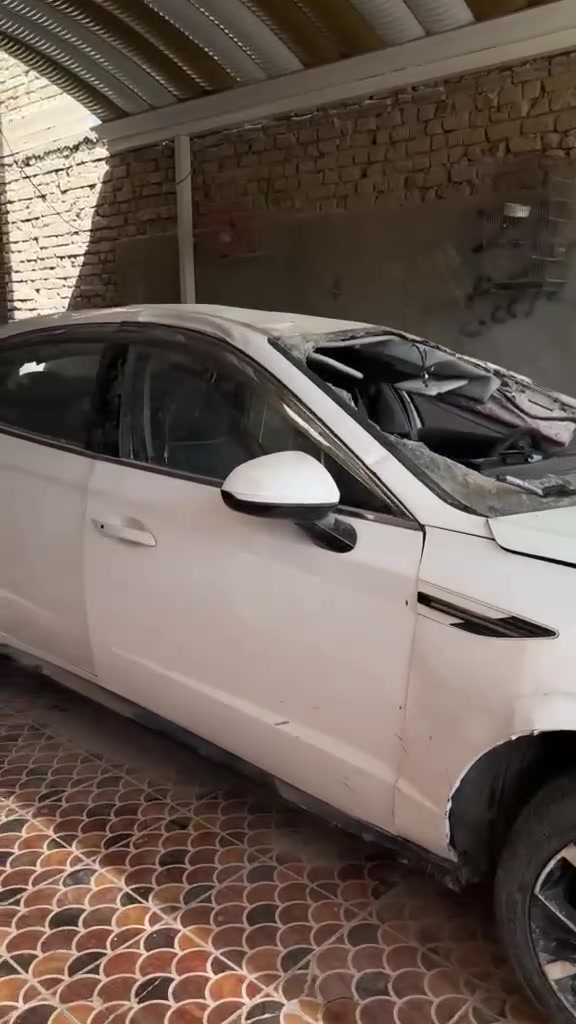 سوناتا 25 وارد كوري غاز رقم قادسية شهداء بعدلها سنة وصير حرة 
سيارة شغالة وتمشي نبيع على وضعها 
مكفولا شواصيها 
*********** تصال او وتساب 
سعرها 75 $وبيها مجال 
فول ماعدة الفتحة 
ديوانية
