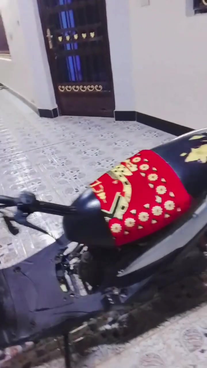 سلام عليكم دراجه ماكس عداله للبيع
دراجه صافيه مكينه ما مفتوحه الدراجه خير من الله شلعه ومعدل 
السعر 450وبيها مجال الطيبين 
المكان حله حي البكرلي 
الرقم ***********
